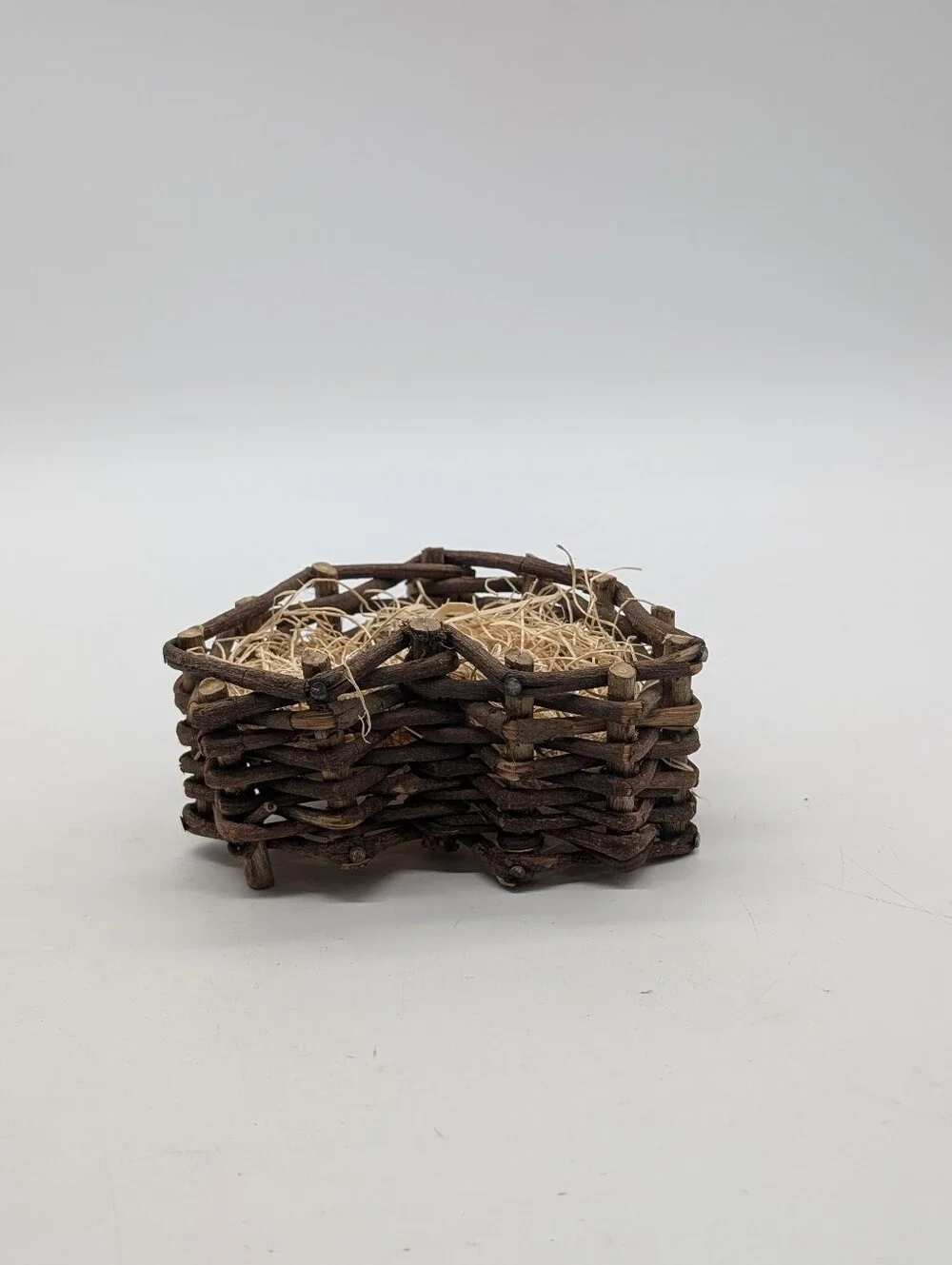 Primitive Heart-Shaped Vine Nest Basket Wood Accent Tiered Tray Decor Photo Prop